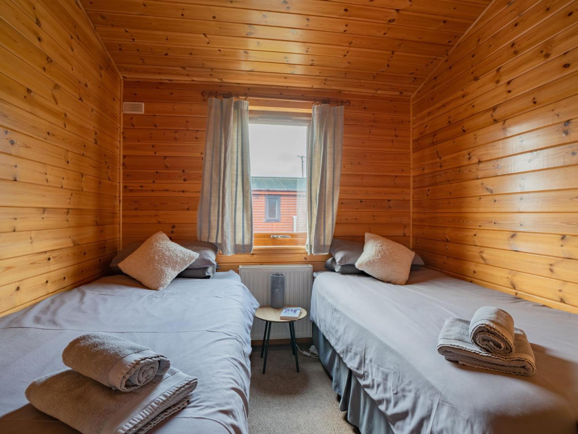 Chalet Loch Leven Lodge 10 By Interhome Kinross Esterno foto